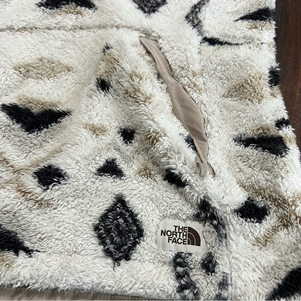 Sherpa pullover sweatshirt v neck zip pockets cream white black tan tribal Small - Picture 8 of 10